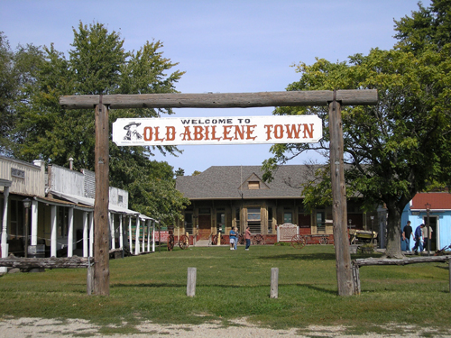 http://www.legendsofamerica.com/photos-kansas/Old%20Abilene%20Town-500.jpg